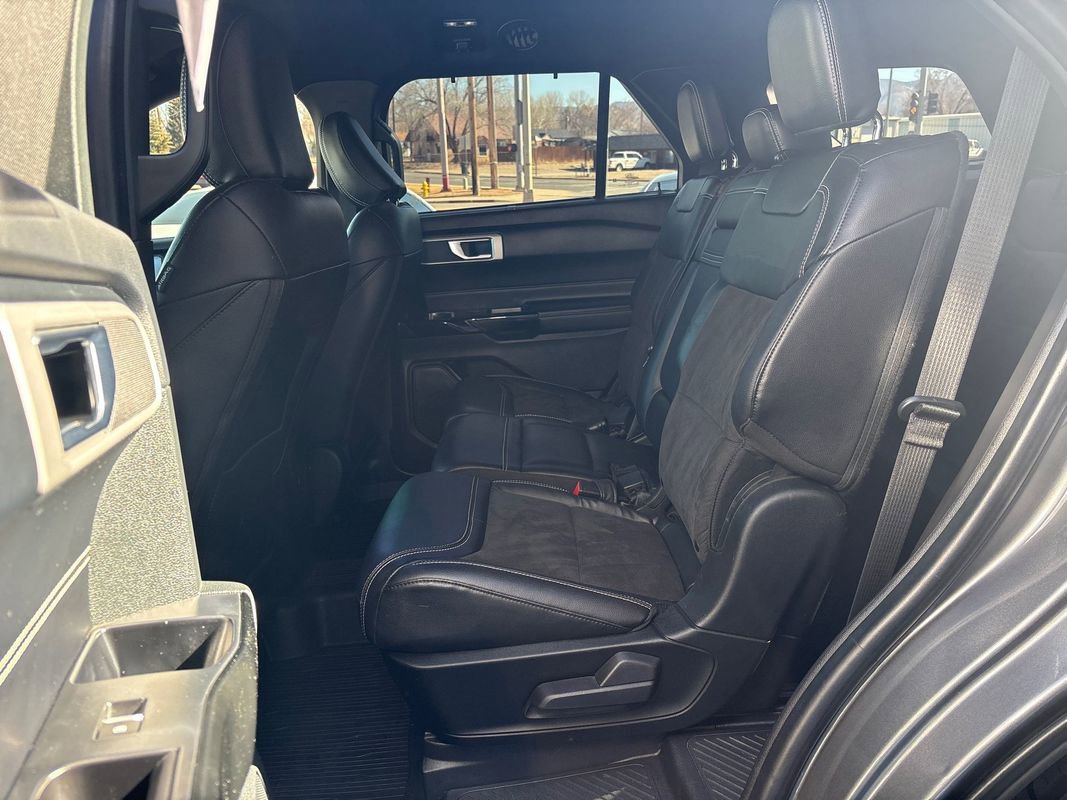 Used 2022 Ford Explorer ST w/ ST Street Pack image 16