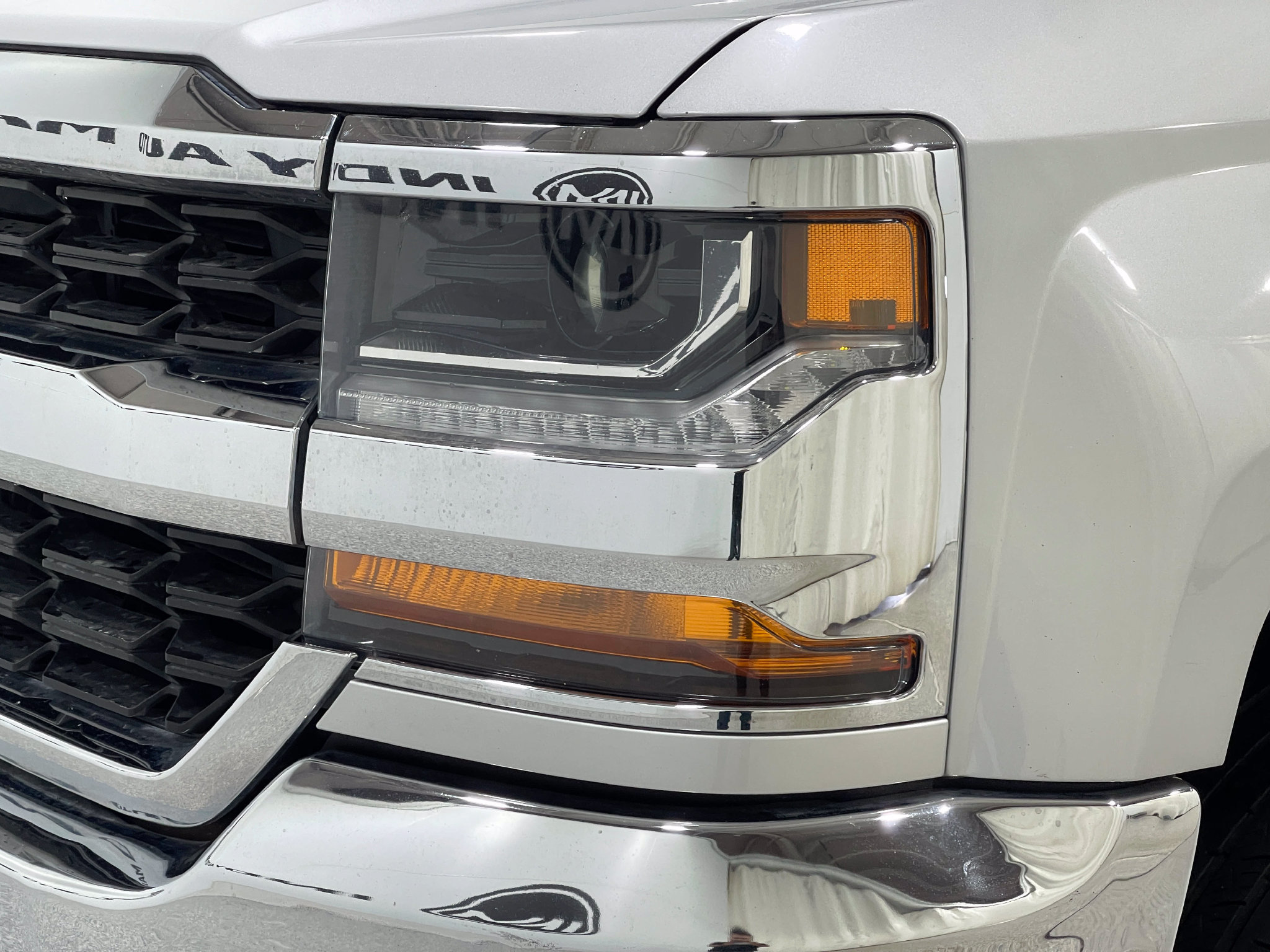 Used 2018 Chevrolet Silverado 1500 LT w/ Trailering Package AWD/4WD image 30