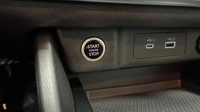 Used 2023 Nissan Rogue SV image 22