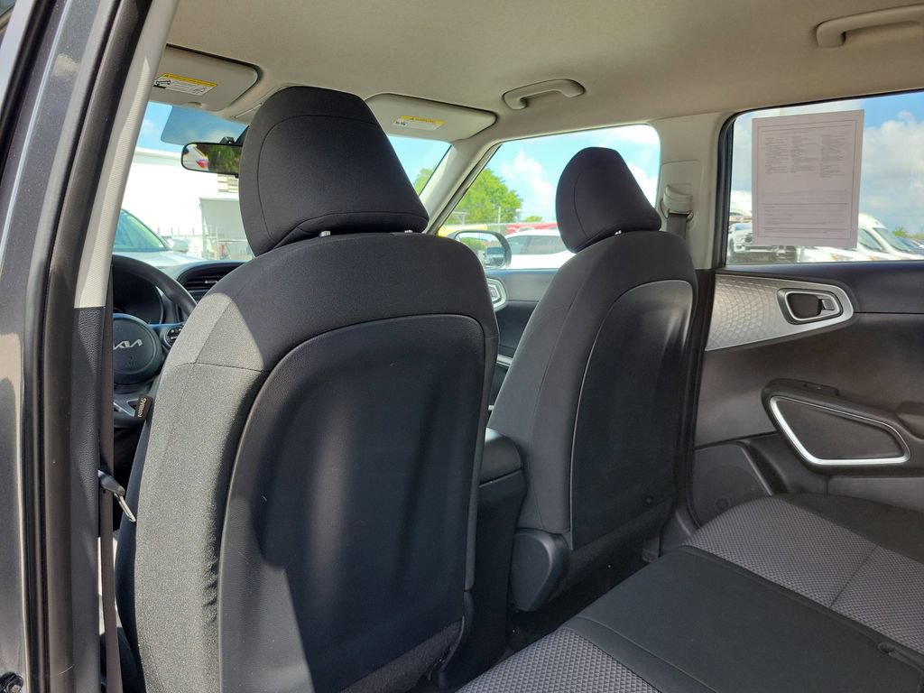 Used 2024 Kia Soul LX w/ Option Group 015 FWD image 14