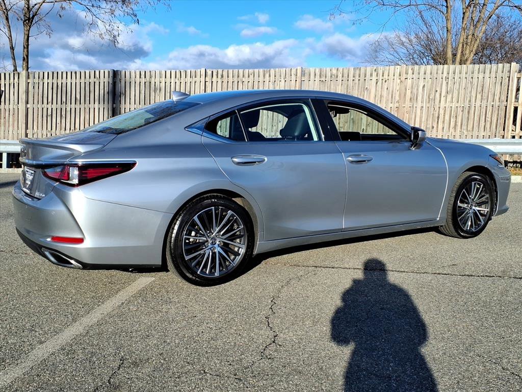 Used 2023 Lexus ES 350 w/ Premium Package image 5