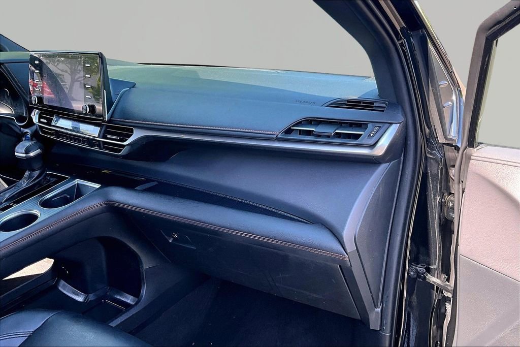 Used 2021 Toyota Sienna XSE w/ XSE Plus Package FWD image 21