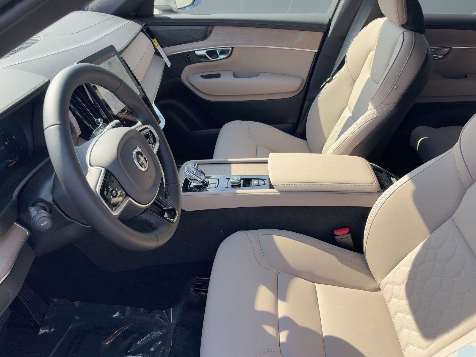 New 2026 Volvo XC90 B6 Plus w/ Protection Package Premier image 5