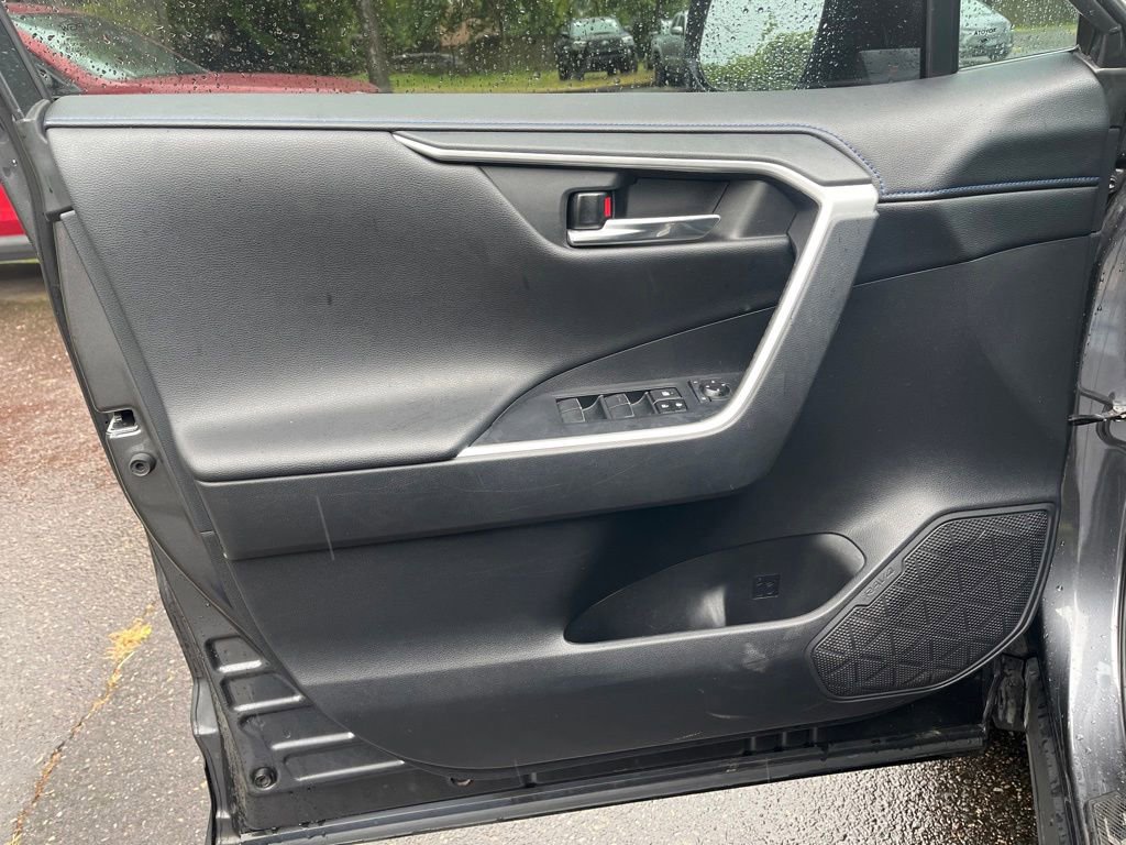 Used 2021 Toyota RAV4 XSE AWD/4WD image 11