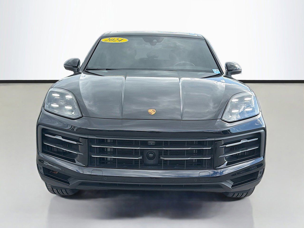 Used 2024 Porsche Cayenne image 9