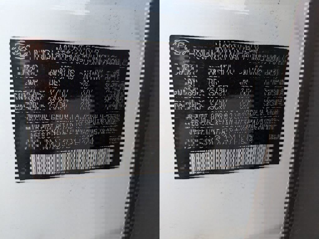 Used 2020 Hyundai Santa Fe SE w/ Cargo Package image 32