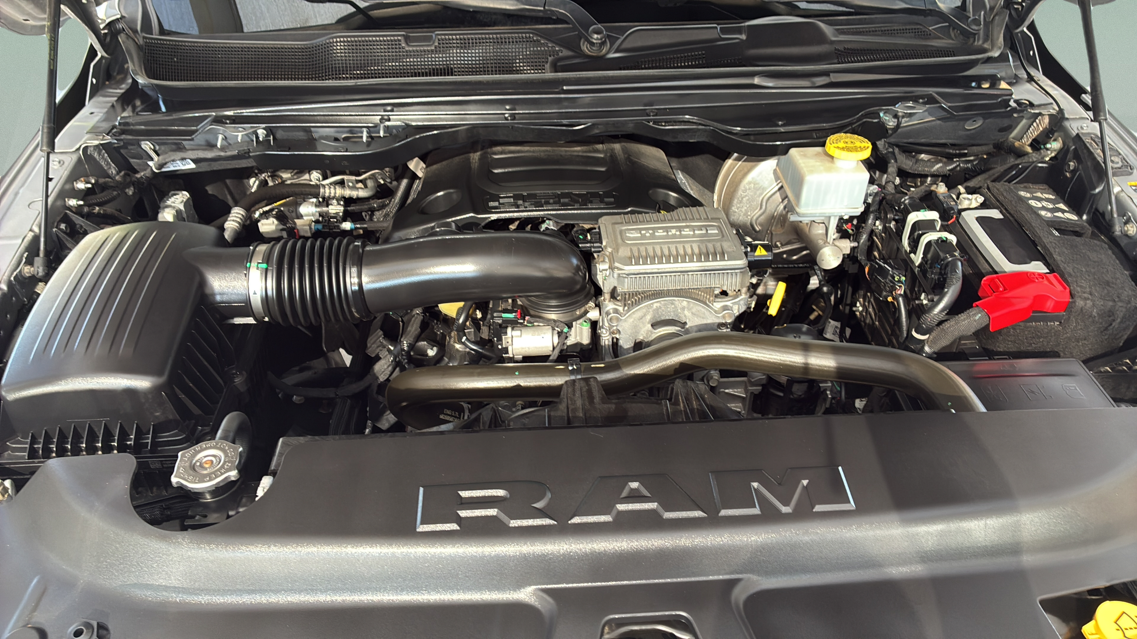 Used 2023 RAM 1500 Laramie AWD/4WD image 28