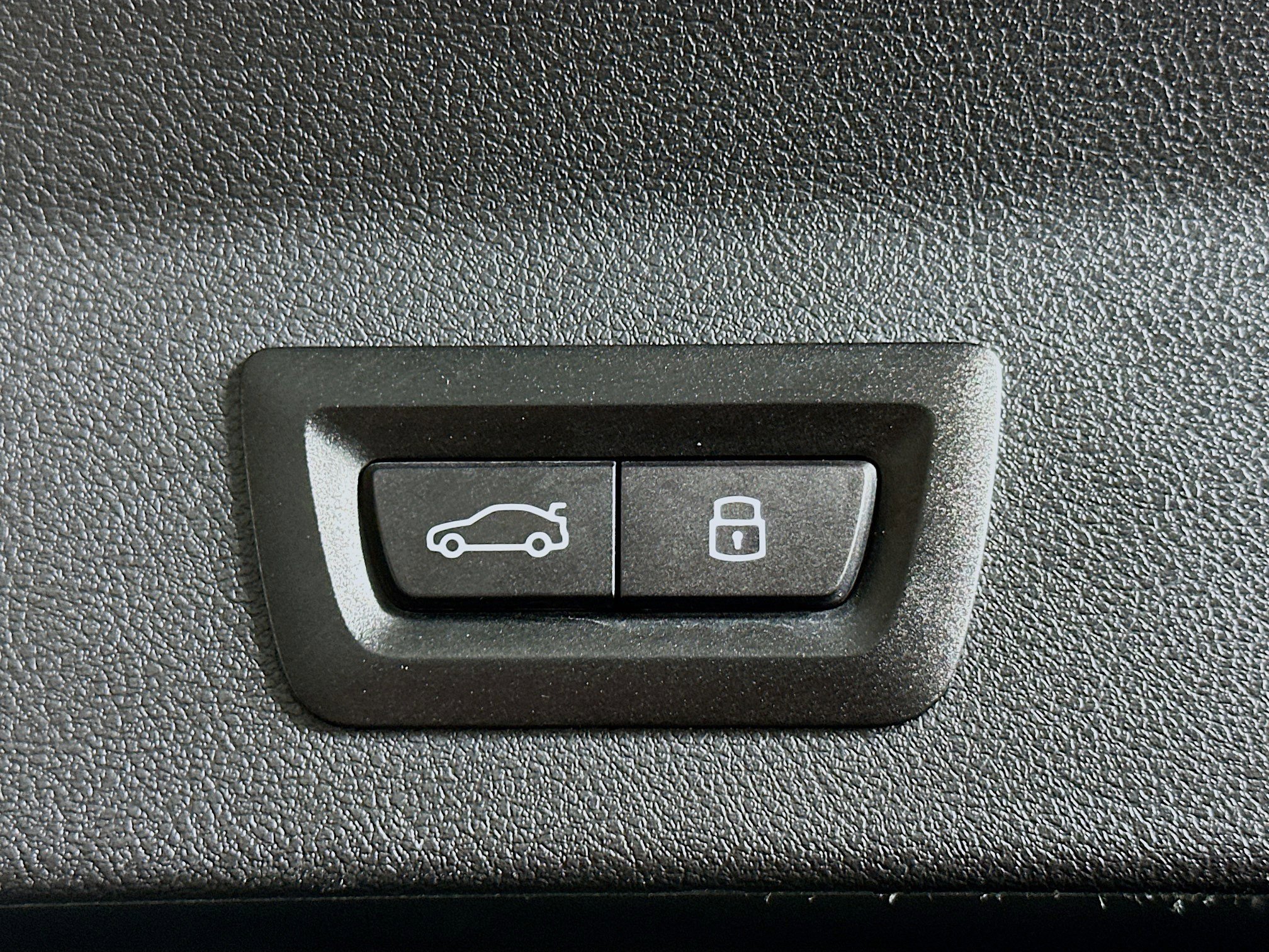 Used 2024 BMW X3 sDrive30i w/ Convenience Package image 32