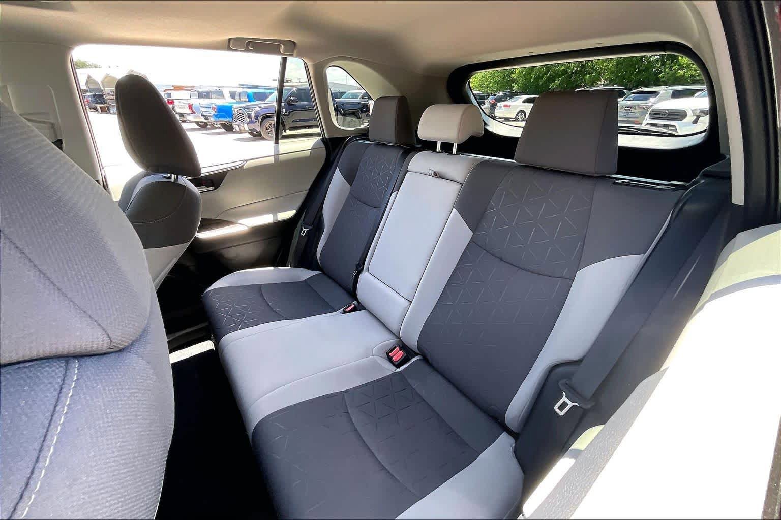 Used 2025 Toyota RAV4 XLE w/ Convenience Package FWD image 19