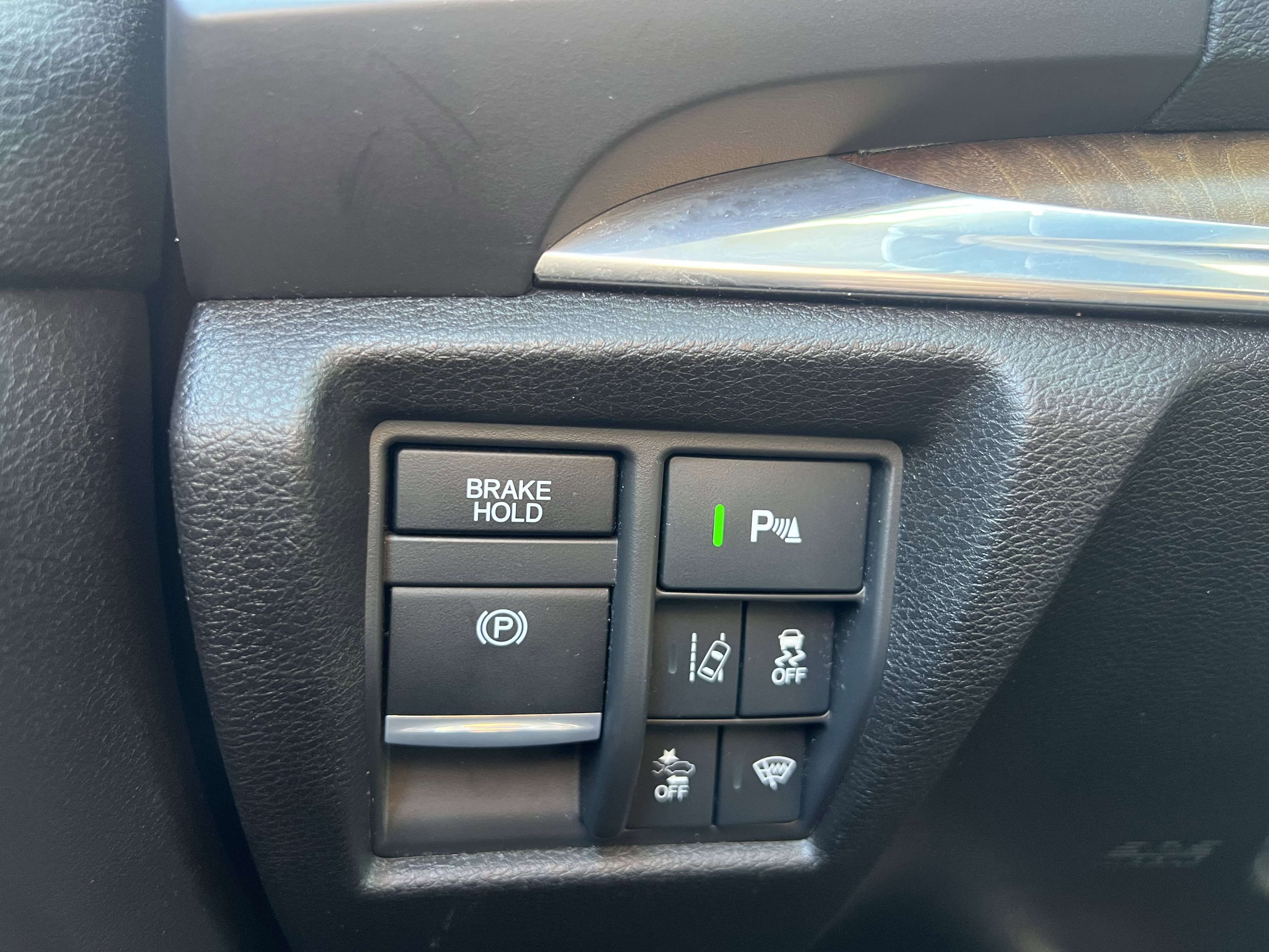 Used 2017 Acura MDX SH-AWD image 23