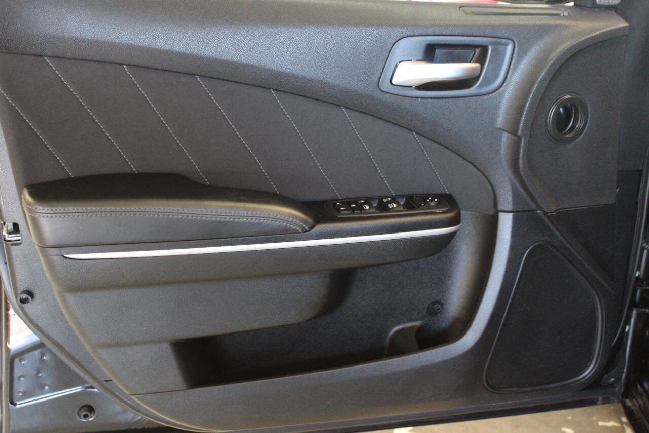 Used 2023 Dodge Charger SXT RWD image 17