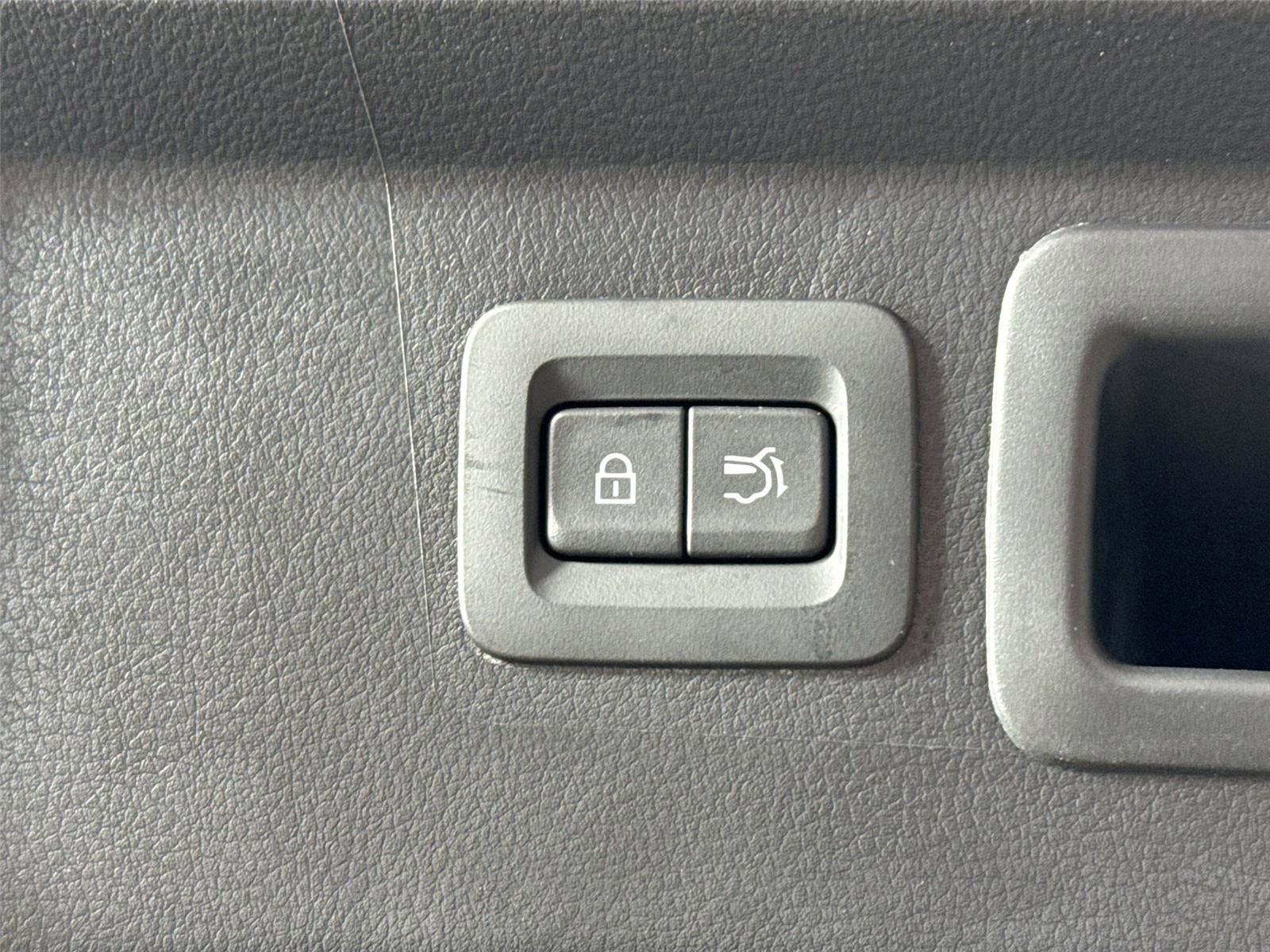 Certified 2025 MAZDA CX-50 AWD 2.5 S w/ Accent Package image 44