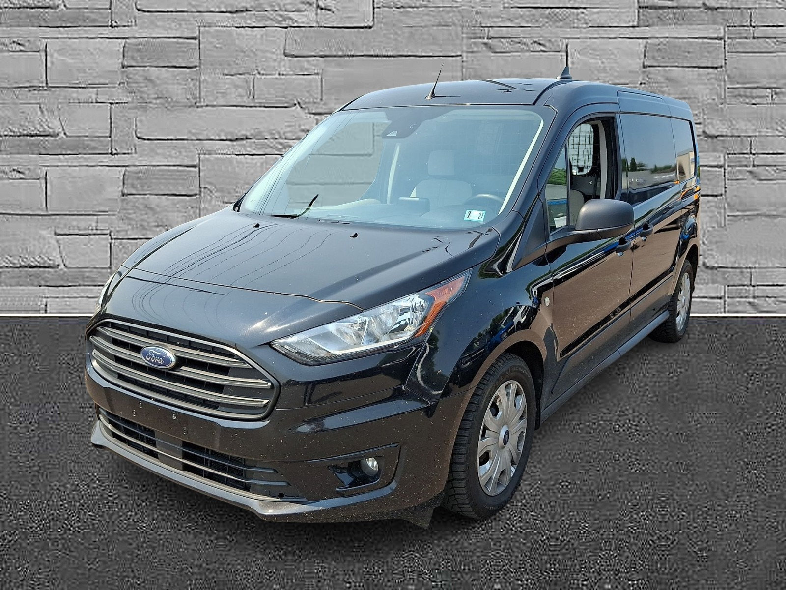 Certified 2023 Ford Transit Connect XLT FWD image 4