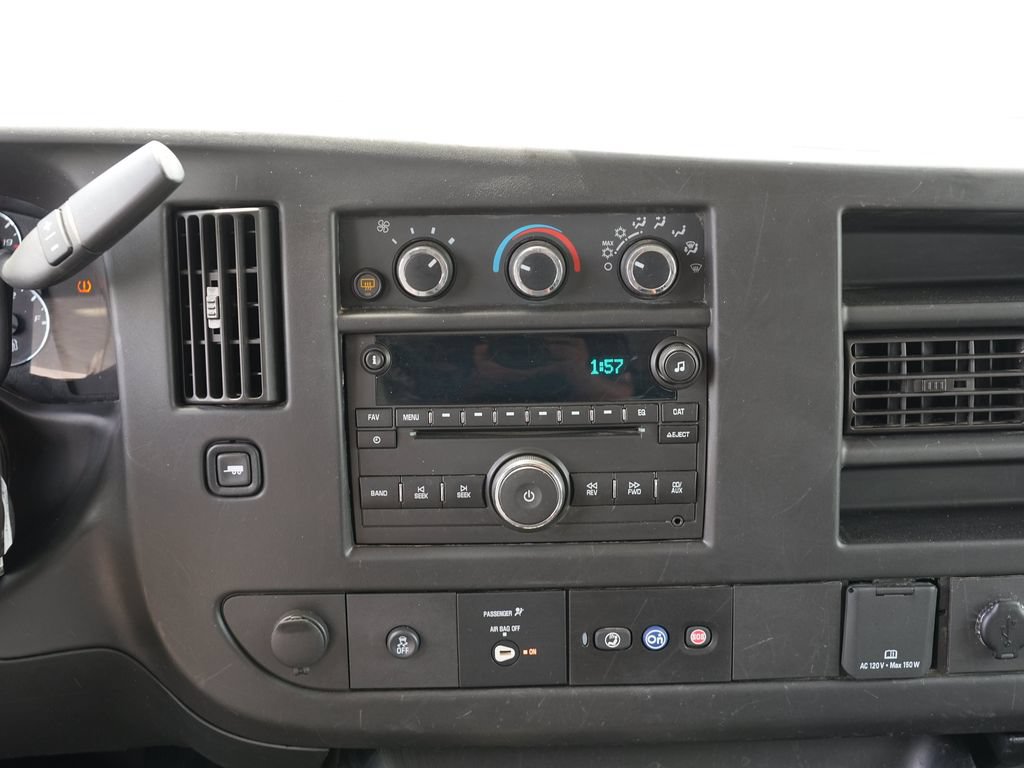 Used 2017 Chevrolet Express 2500 RWD image 23