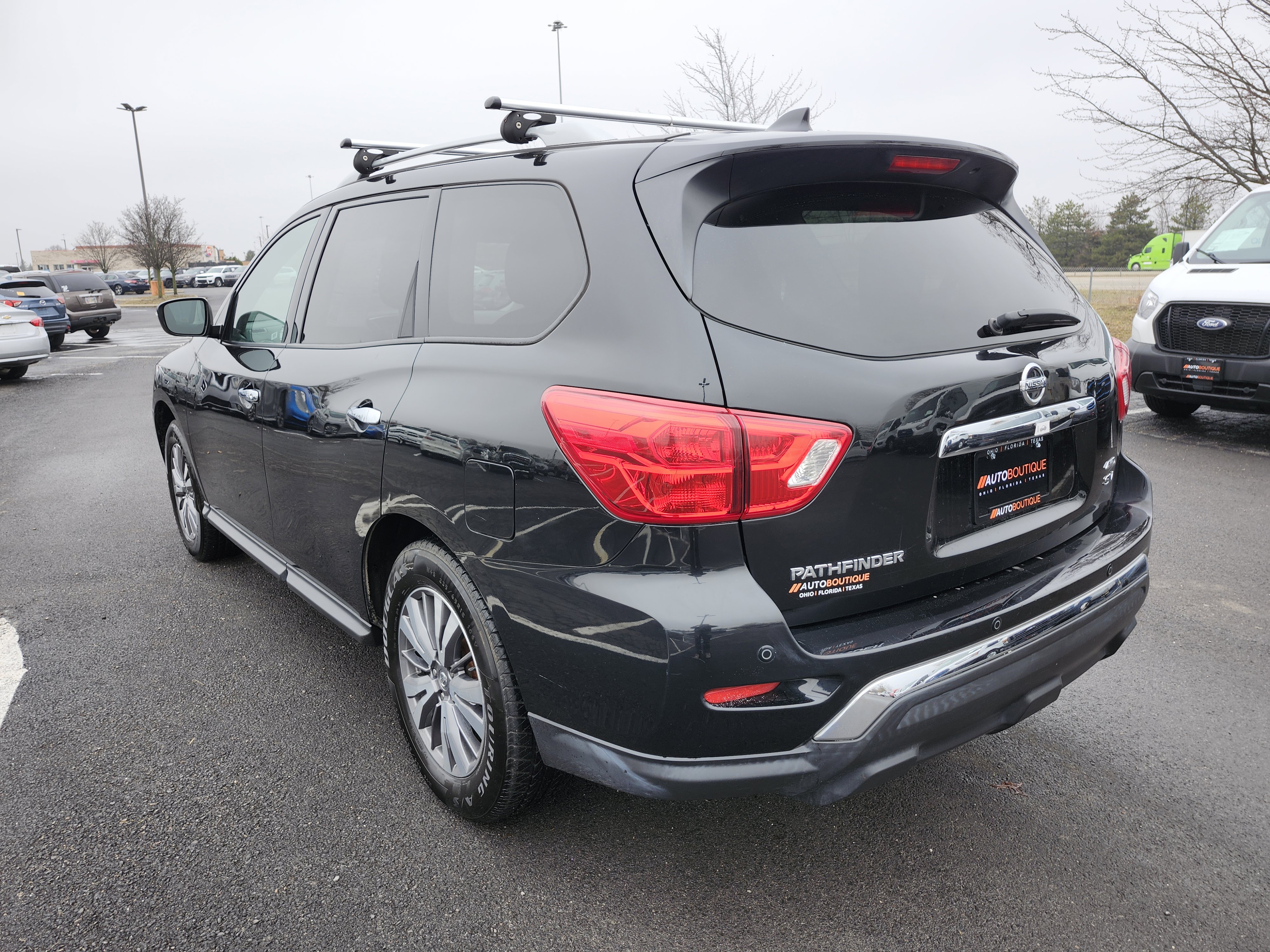 Used 2020 Nissan Pathfinder SV image 8