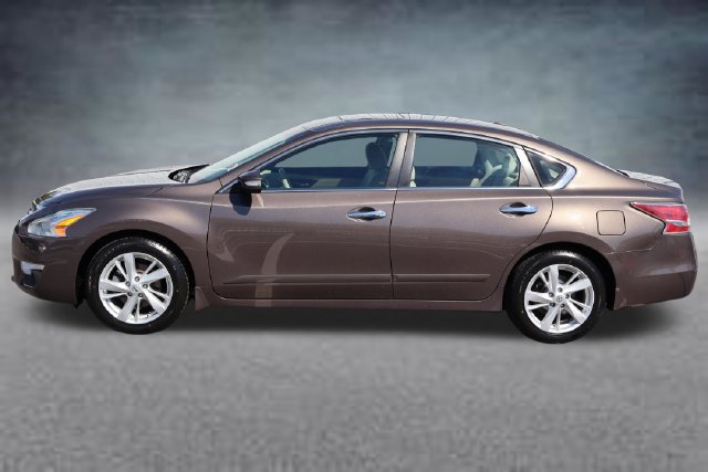 Used 2015 Nissan Altima 2.5 SV w/ Convenience Package FWD image 4
