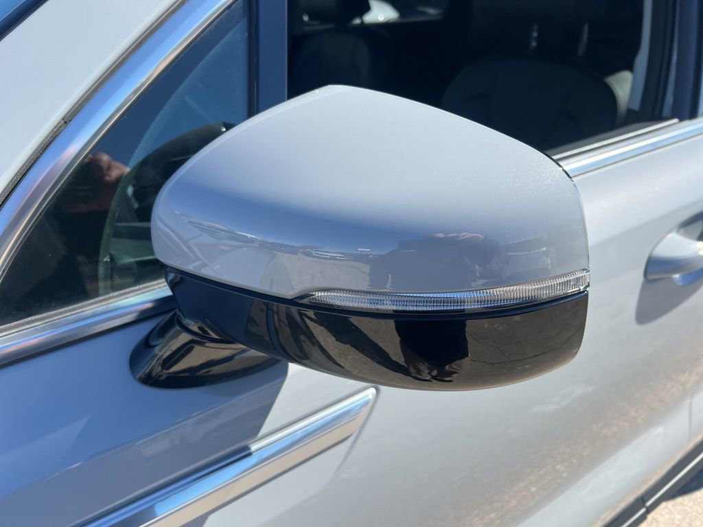 Certified 2025 Kia Sorento S image 30