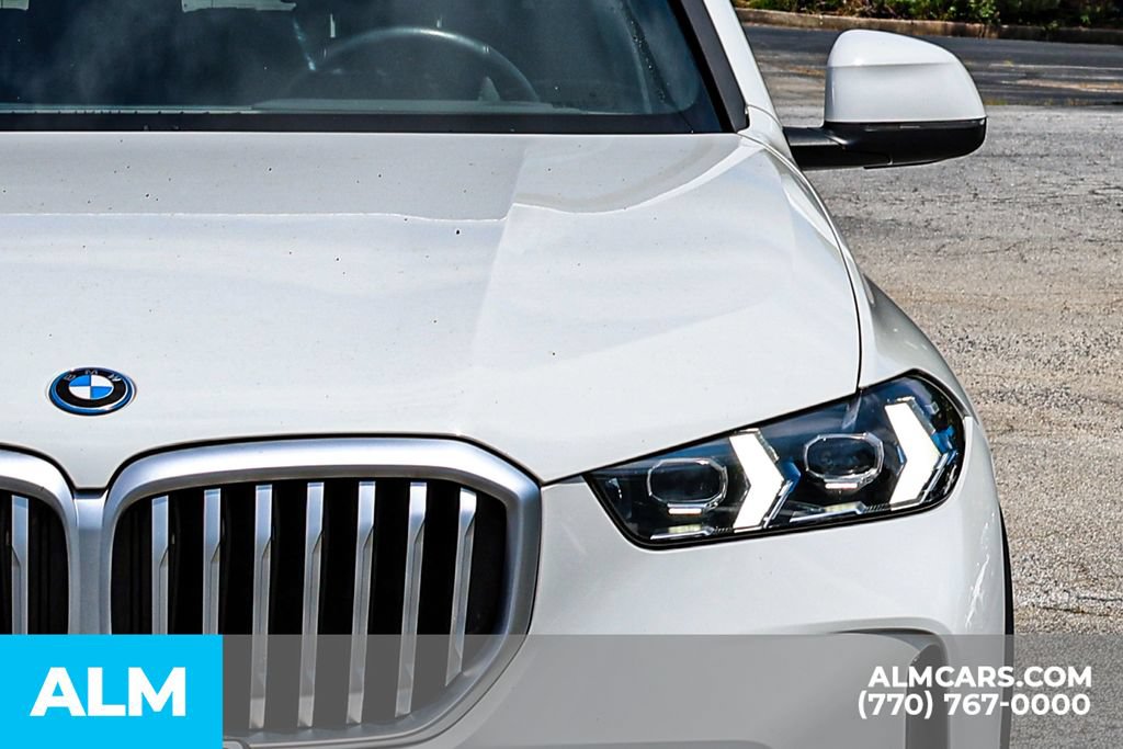 Used 2025 BMW X5 xDrive50e AWD/4WD image 14