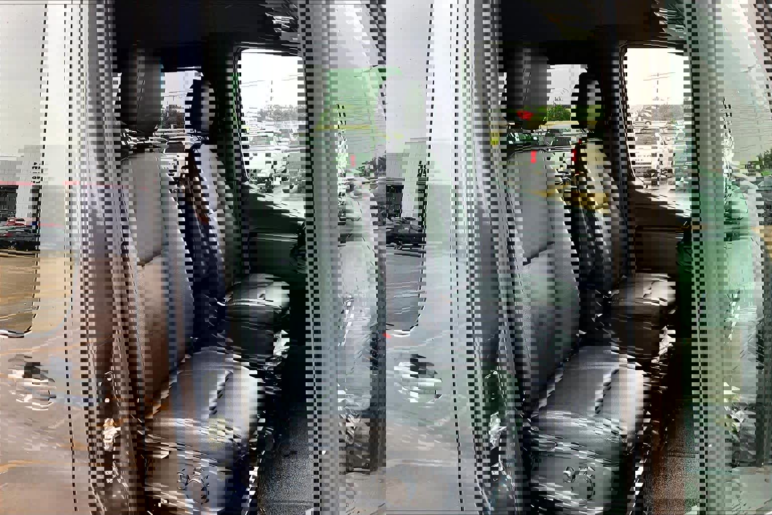 Used 2023 Mercedes-Benz Sprinter 2500 image 9