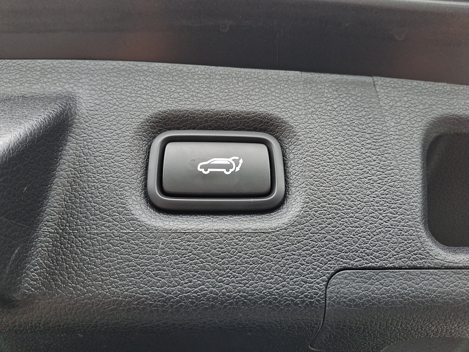Used 2022 Hyundai Santa Fe SEL w/ Convenience + Premium Package AWD/4WD image 29