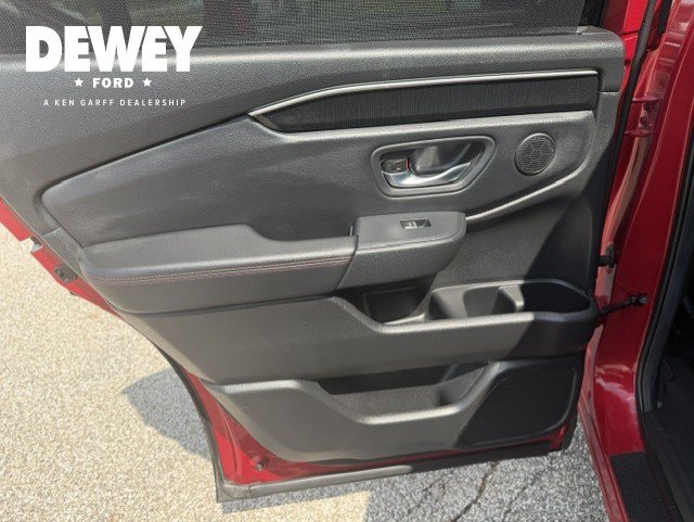 Used 2025 Honda Pilot Black Edition image 26