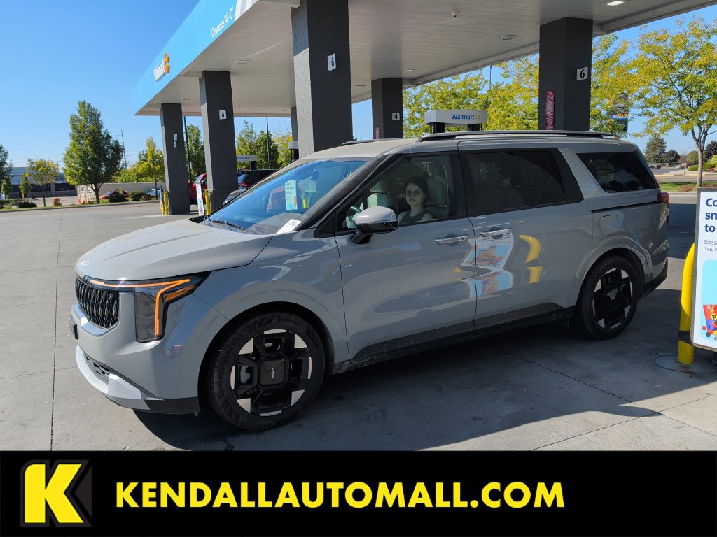 Used 2025 Kia Carnival EX FWD image 1