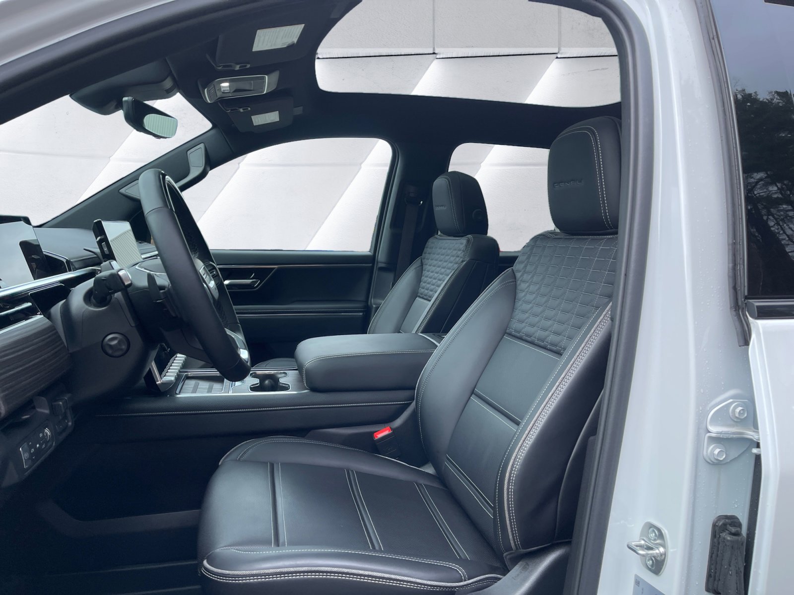 Used 2025 GMC Sierra EV Denali image 10