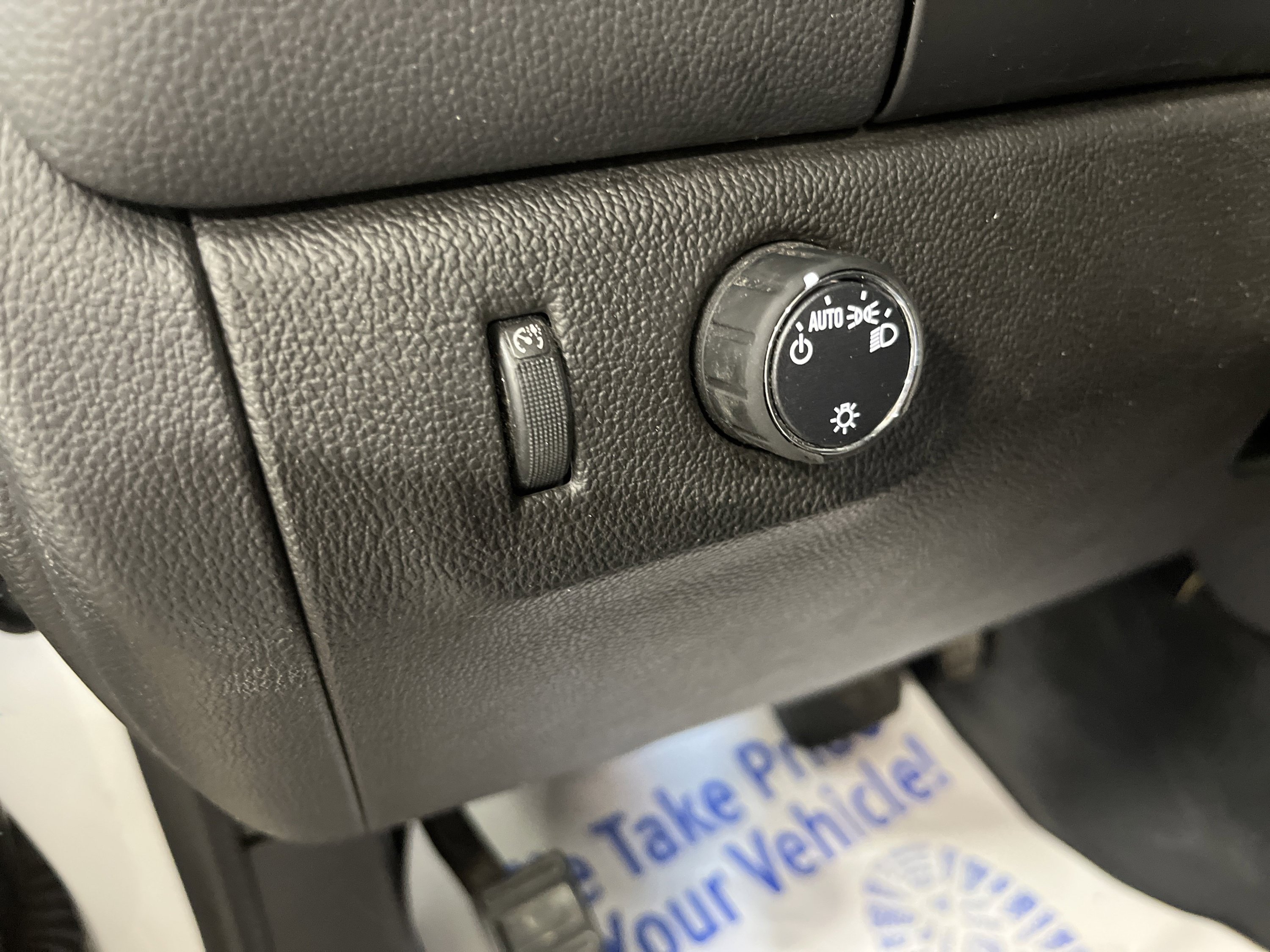Used 2022 Chevrolet Colorado LT w/ Fleet Safety Package RWD image 16