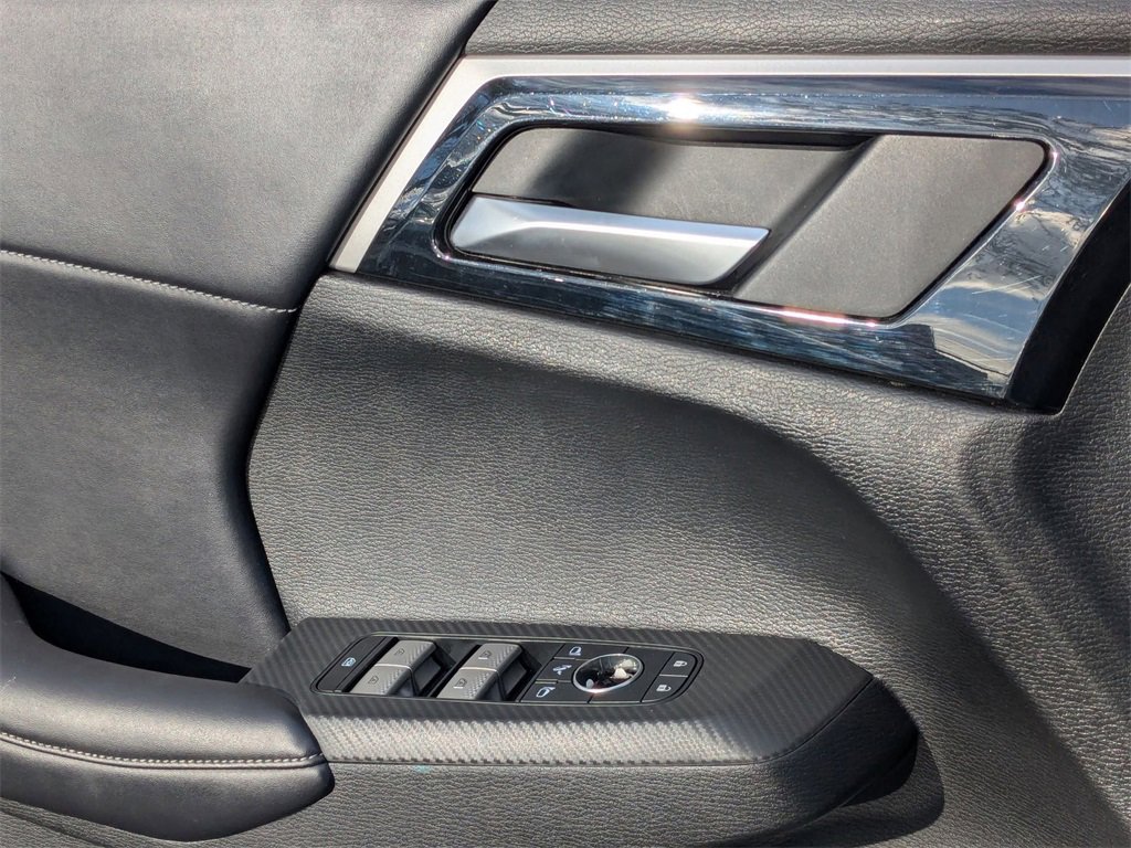 Used 2024 Mitsubishi Outlander SE image 16