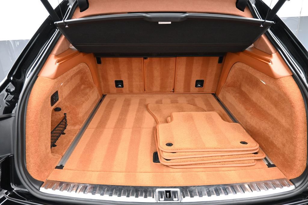 Used 2019 Bentley Bentayga AWD/4WD image 23