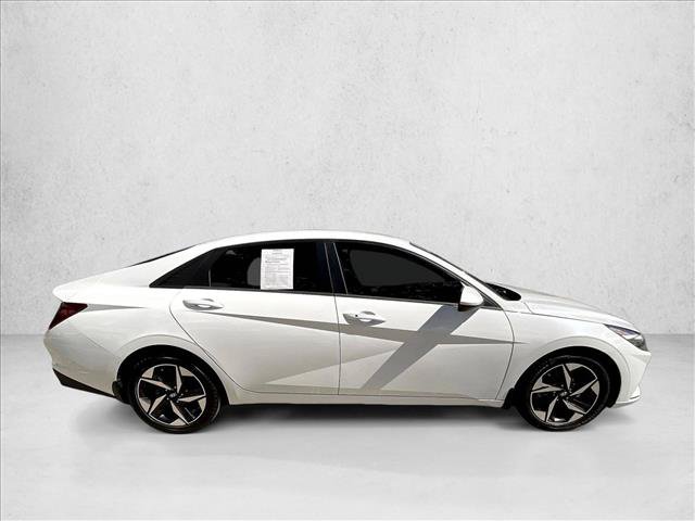 Used 2023 Hyundai Elantra SEL w/ Convenience Package FWD image 5