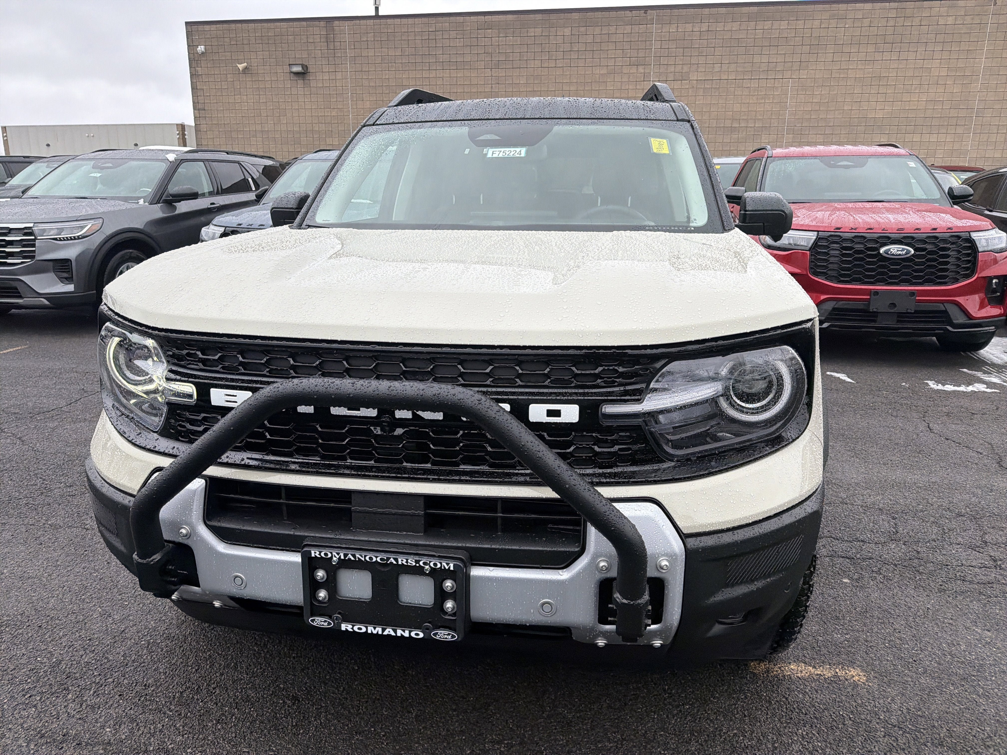 Used 2025 Ford Bronco Sport Outer Banks w/ Sasquatch Outer Banks Package image 3