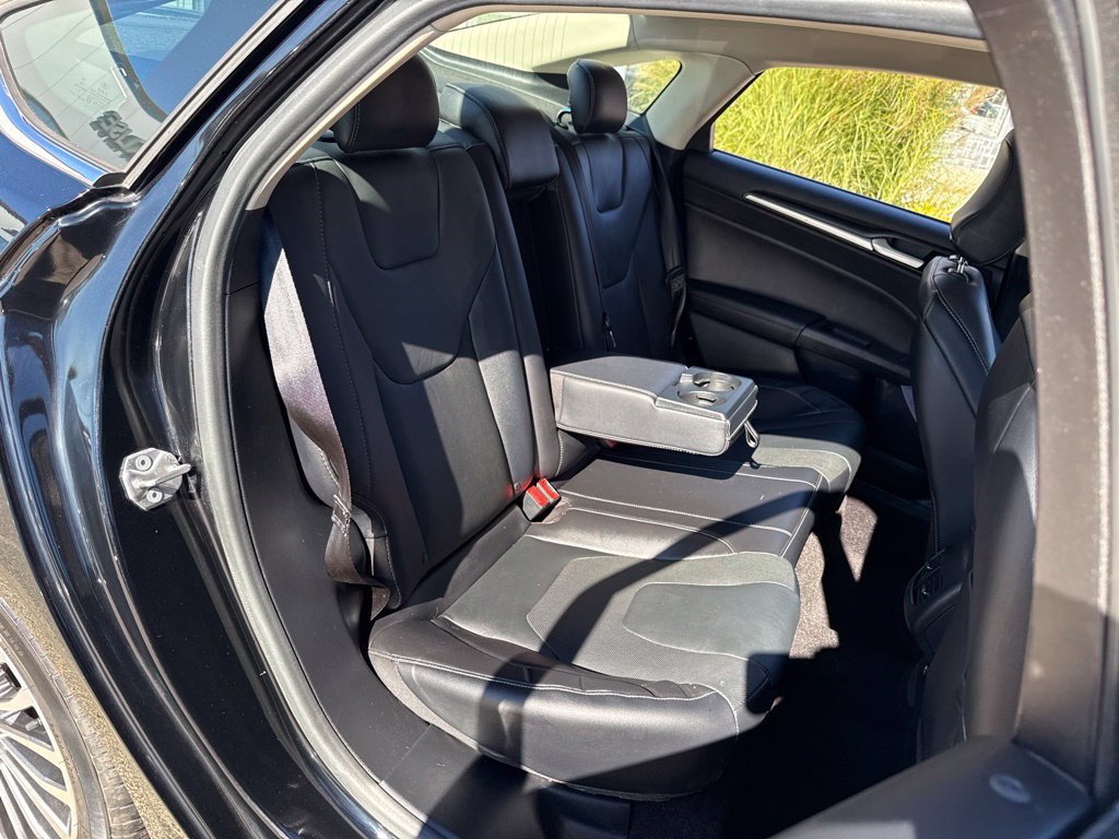 Used 2018 Ford Fusion Titanium AWD/4WD image 21