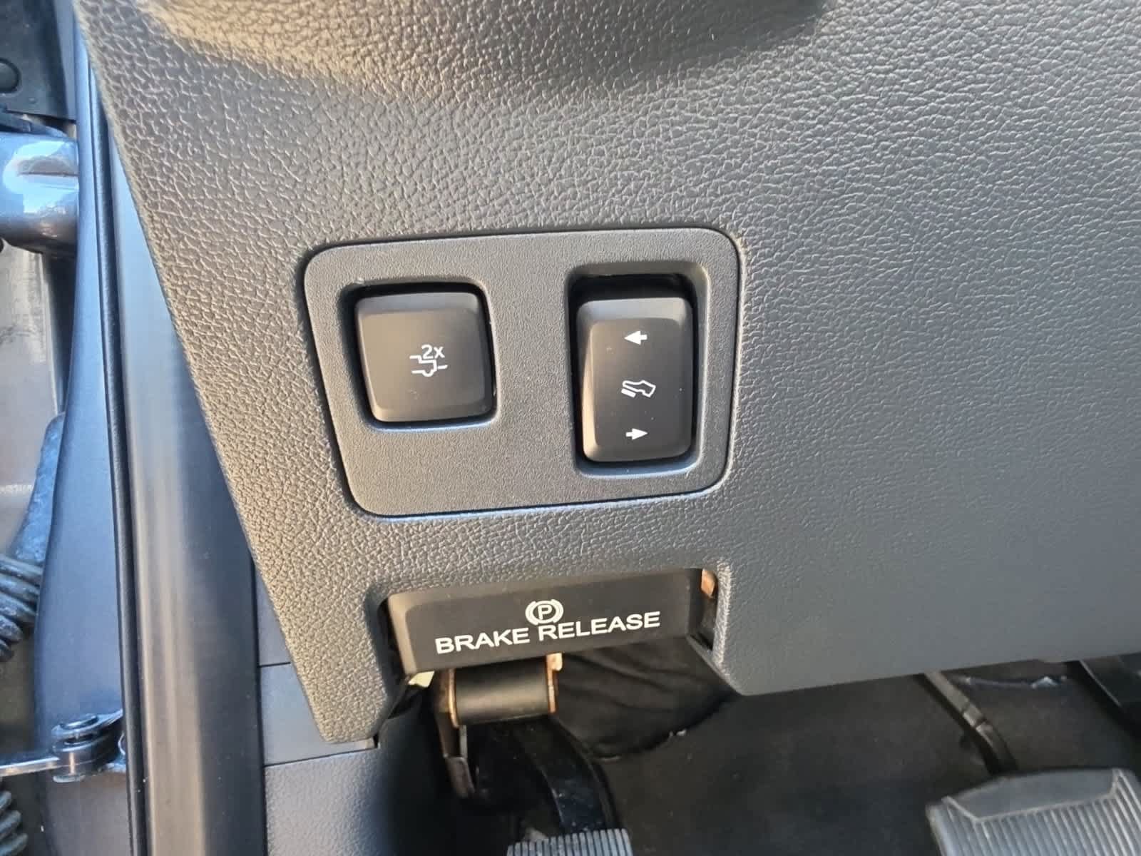 Used 2022 Ford F250 Lariat w/ Black Appearance Package AWD/4WD image 21