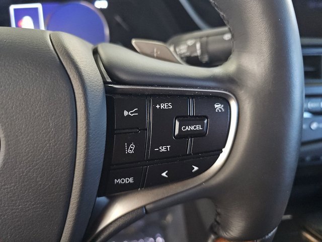 Certified 2025 Lexus ES 300h Ultra Luxury w/ Accessory Package (Z2) image 19