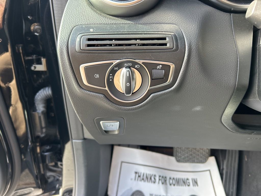 Used 2022 Mercedes-Benz GLC 300 w/ Premium Package Lite image 7