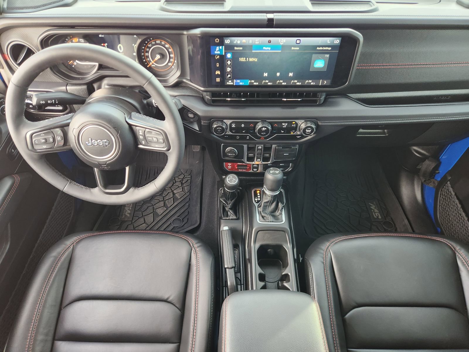 Used 2025 Jeep Wrangler Unlimited Rubicon image 32