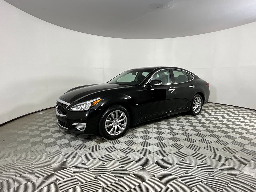Used 2019 INFINITI Q70 Luxe
