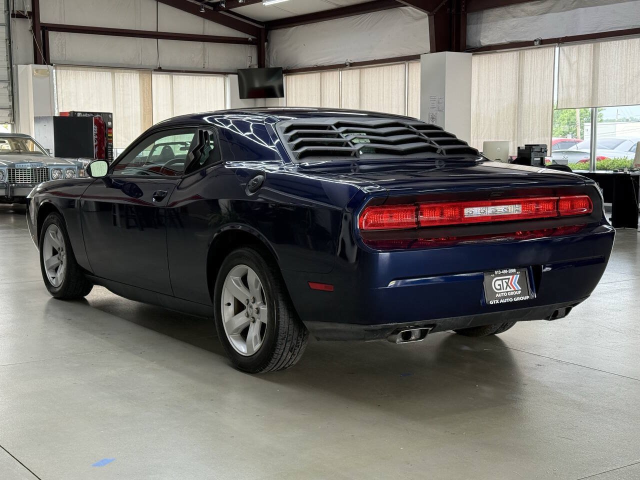 Used 2014 Dodge Challenger SXT RWD image 5