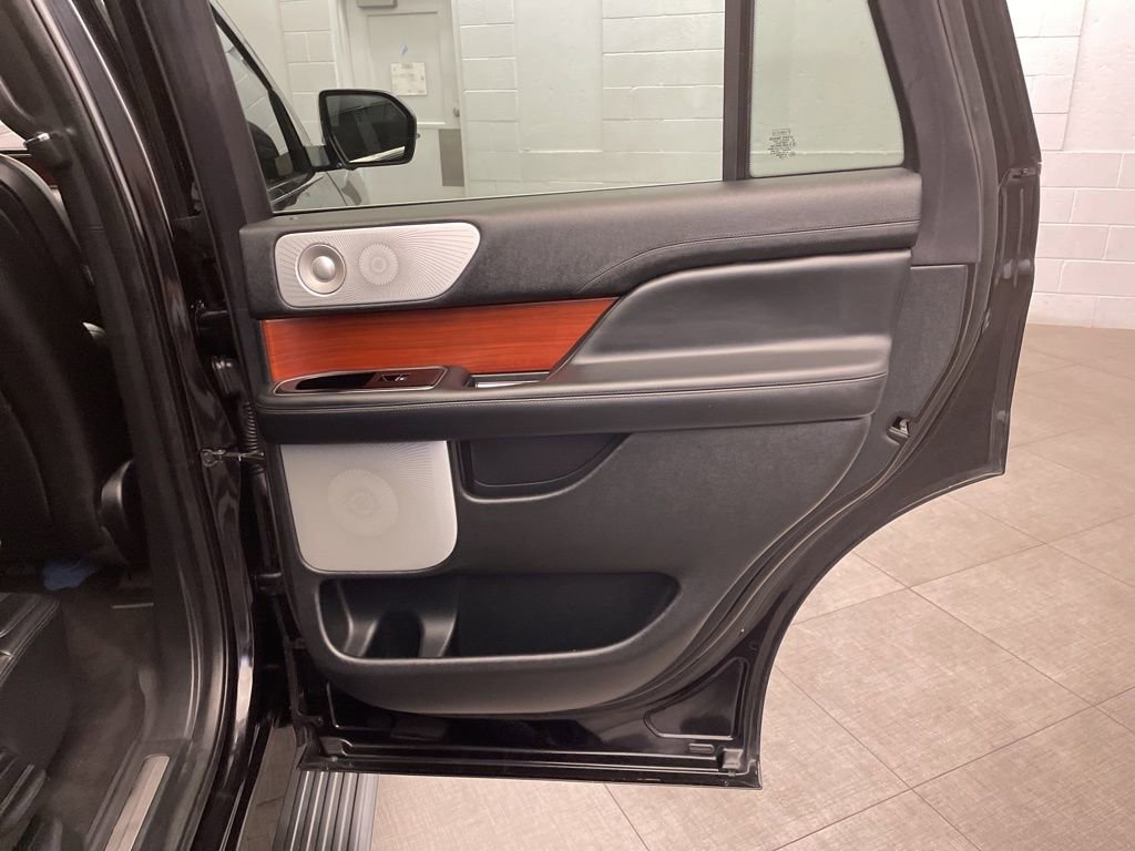Used 2020 Lincoln Navigator Reserve w/ Equipment Group 208A Reserve image 32