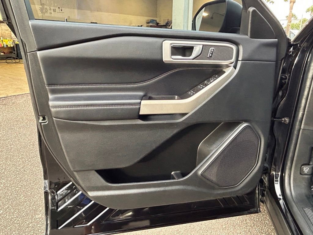 Used 2022 Ford Explorer XLT w/ Equipment Group 202A image 34