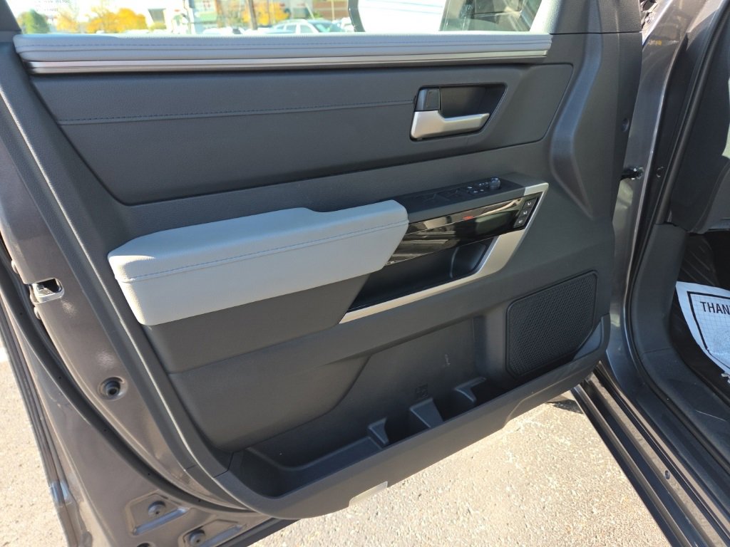 Used 2023 Toyota Tundra Limited image 12