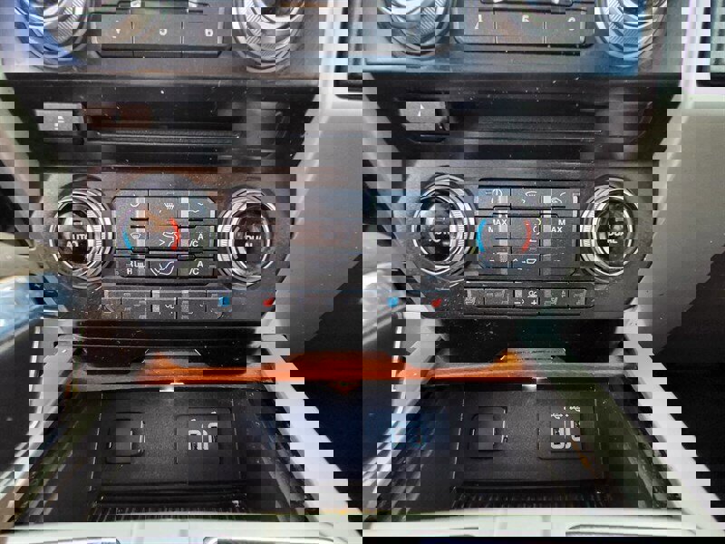 Used 2016 Ford F150 King Ranch w/ Equipment Group 601A Luxury image 25