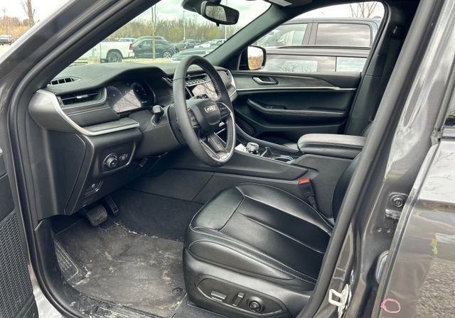 Used 2024 Jeep Grand Cherokee Limited w/ Black Appearance Package image 5