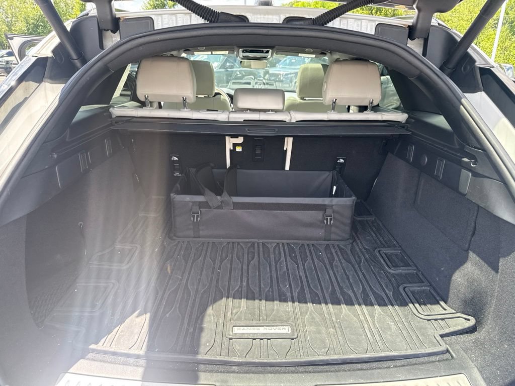 Used 2022 Land Rover Range Rover Velar R-Dynamic S AWD/4WD image 19