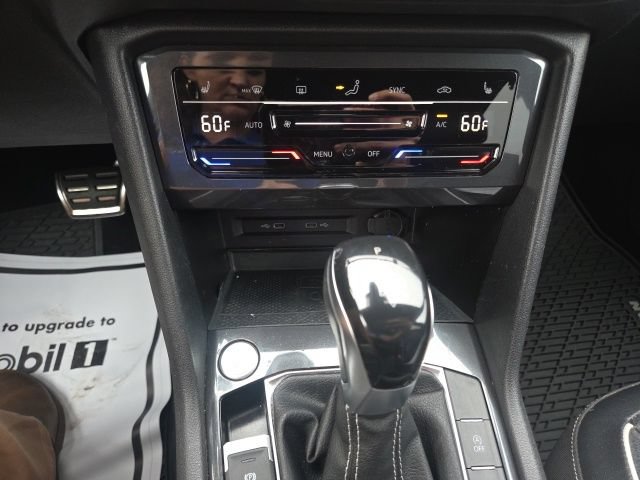 Used 2022 Volkswagen Tiguan SEL R-Line AWD/4WD image 29
