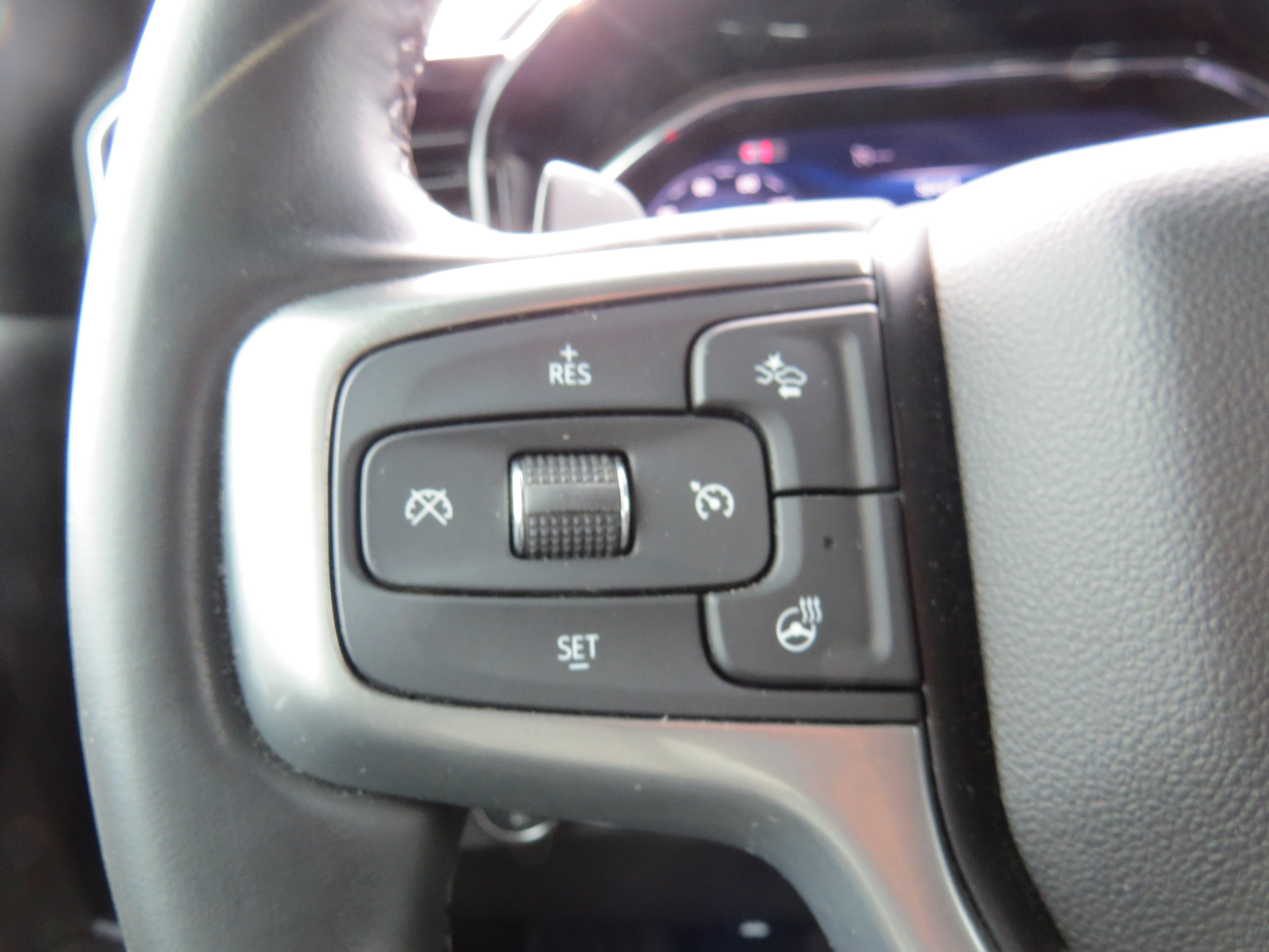 Used 2025 Chevrolet Silverado 1500 LT Trail Boss w/ Convenience Package II AWD/4WD image 28
