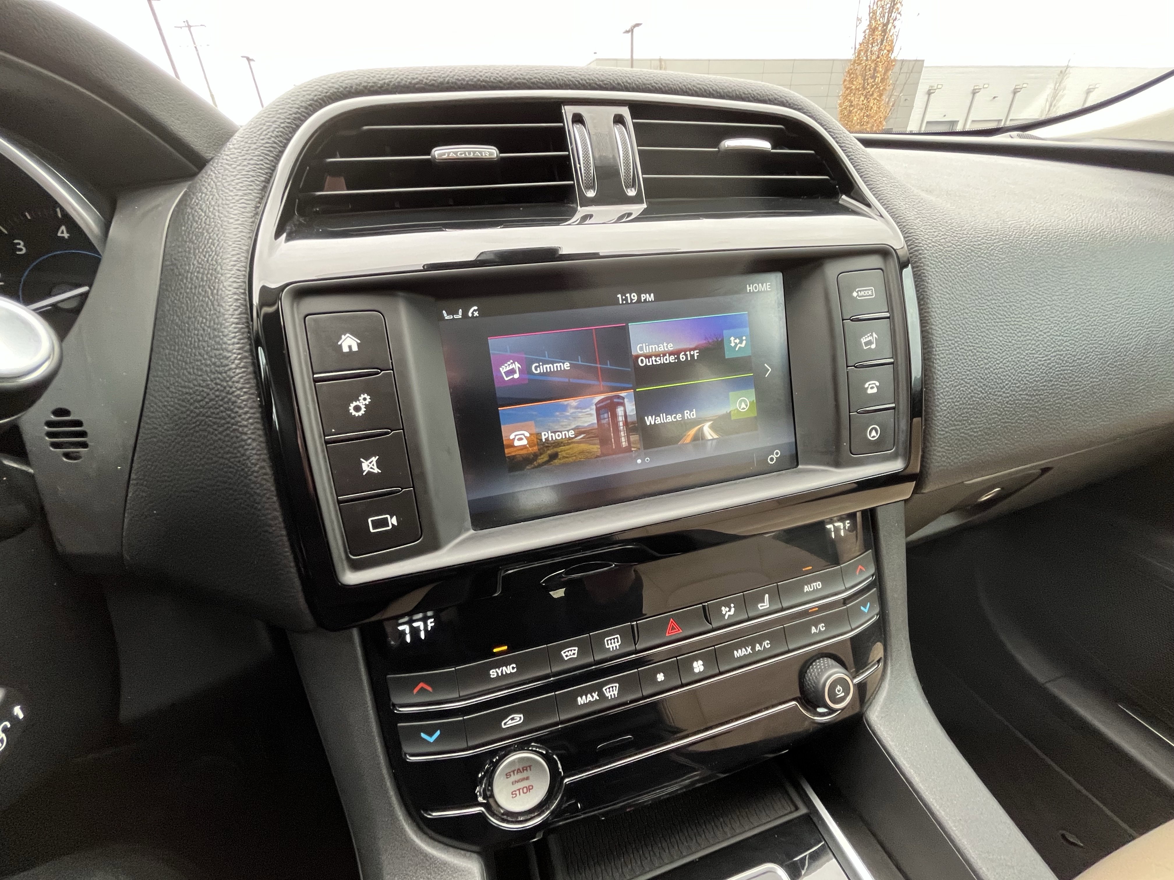 Used 2018 Jaguar F-PACE Premium image 26