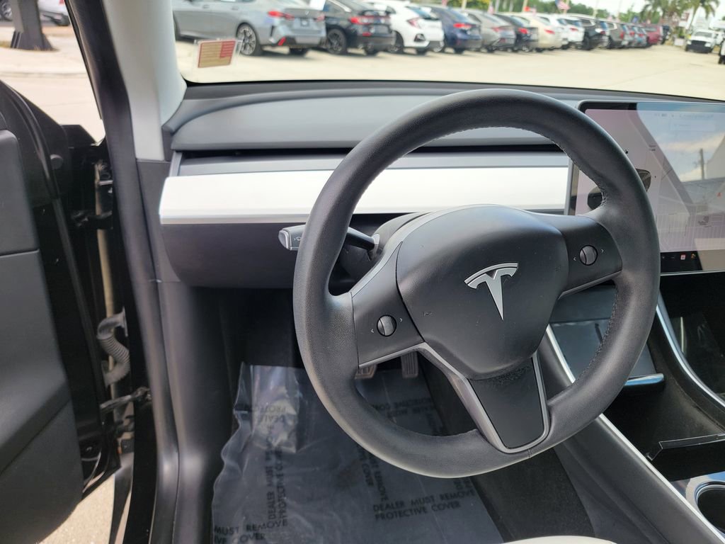 Used 2021 Tesla Model Y Long Range AWD/4WD image 11