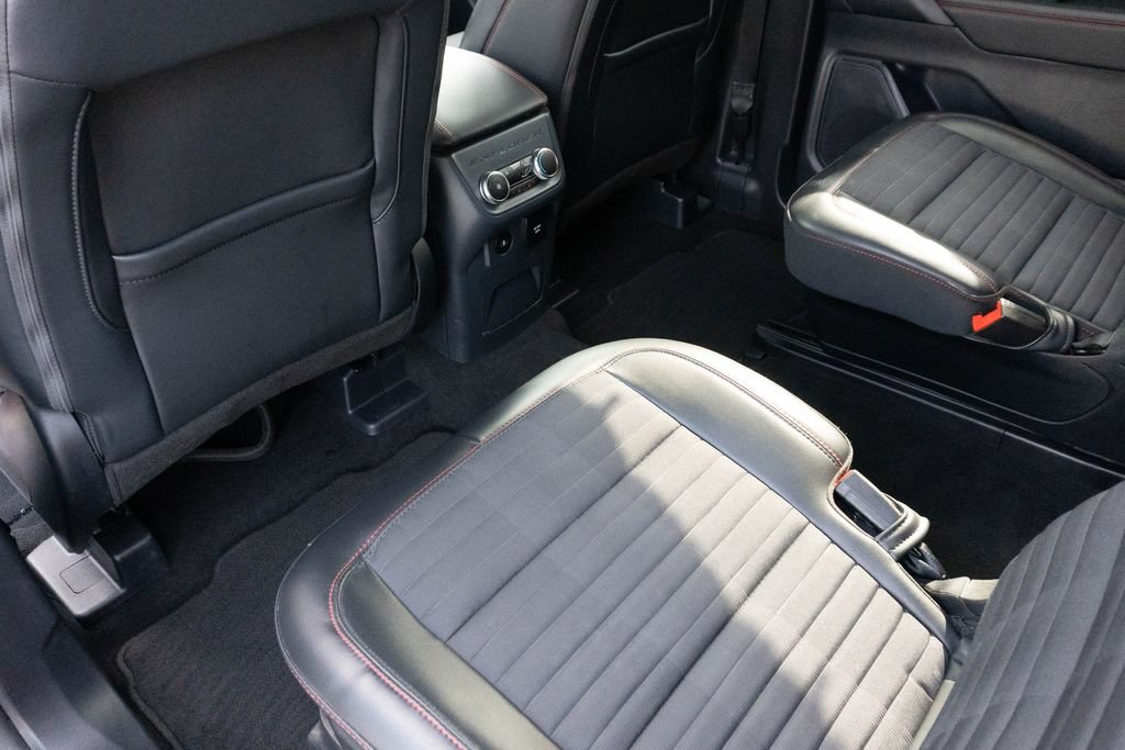 Used 2025 Ford Explorer ST-Line w/ Premium Package RWD image 22
